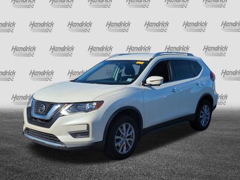 Used 2018 Nissan Rogue SV w/ Premium Package image 5