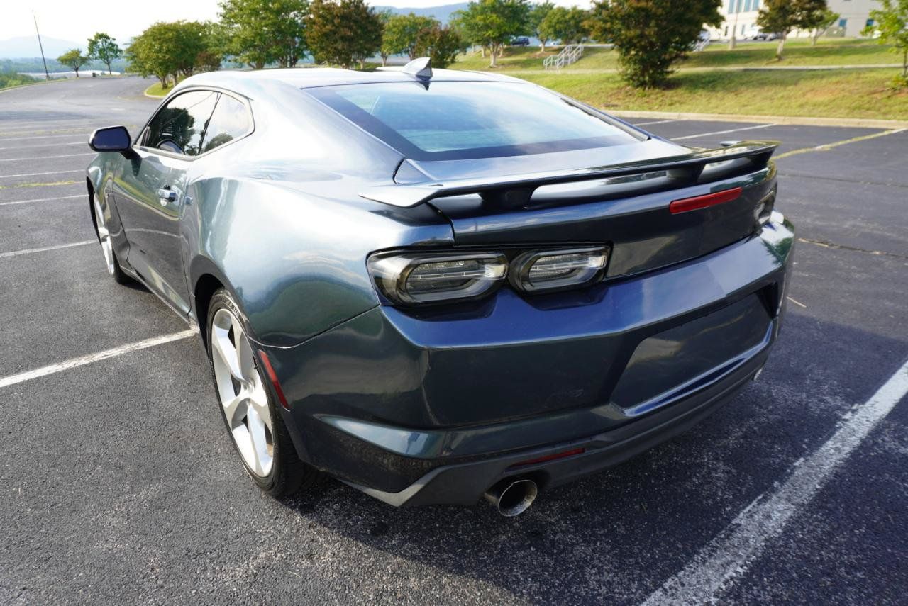 Used 2020 Chevrolet Camaro SS RWD image 9