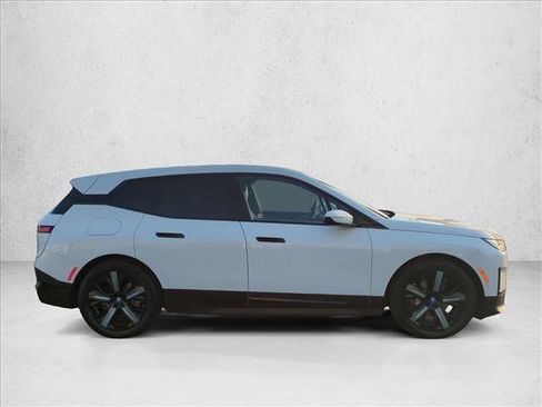 Certified 2023 BMW iX xDrive50 w/ Premium Package AWD/4WD image 4