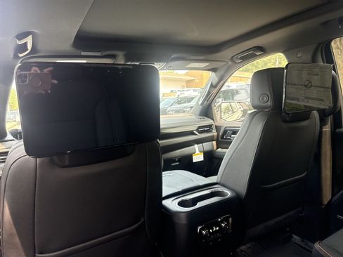 New 2026 GMC Yukon AT4 w/ AT4 Premium Plus Package AWD/4WD image 21