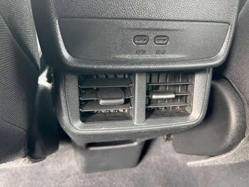 Used 2025 Chevrolet Equinox LT image 22