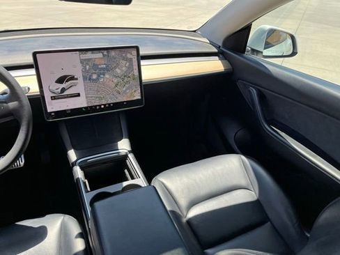 Used 2021 Tesla Model Y Long Range AWD/4WD image 13