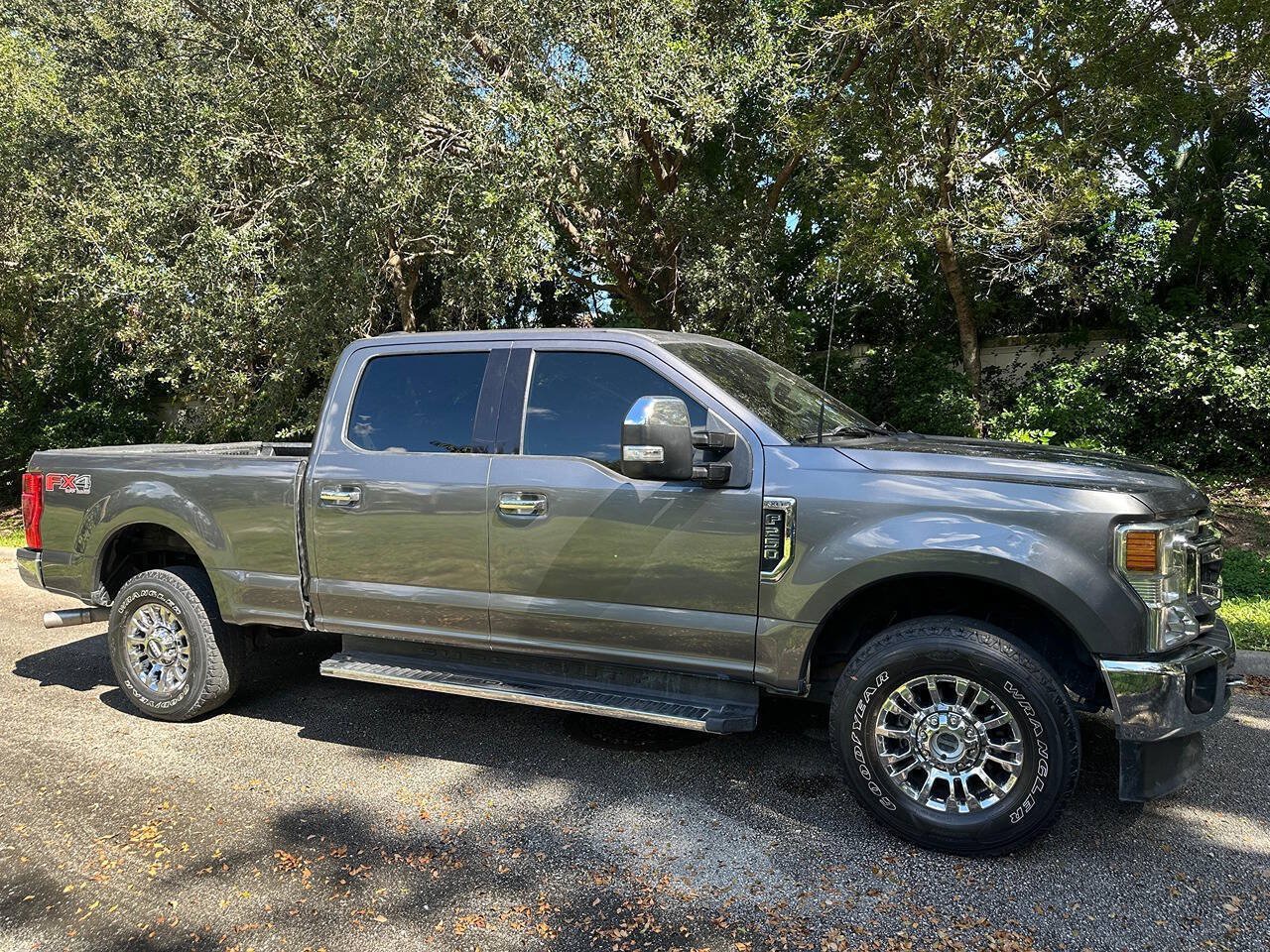 Used 2021 Ford F250 XLT w/ XLT Premium Package AWD/4WD image 9