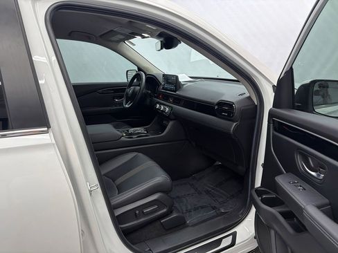 Used 2025 Honda Pilot EX-L image 15