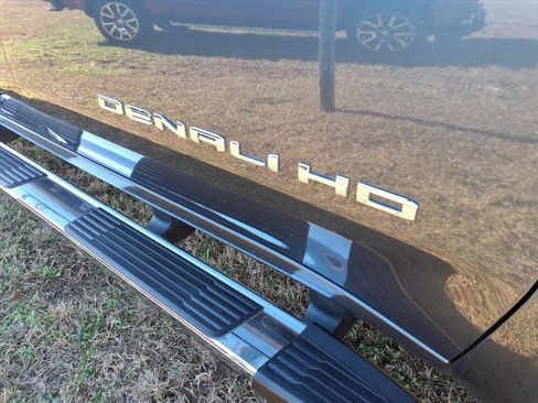 Used 2020 GMC Sierra 2500 Denali w/ Denali Ultimate Package image 11