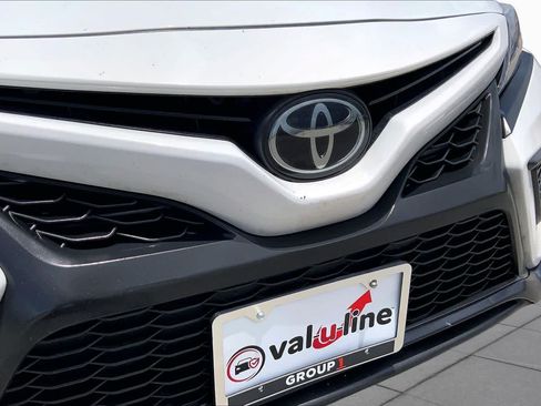 Used 2021 Toyota Camry SE FWD image 29