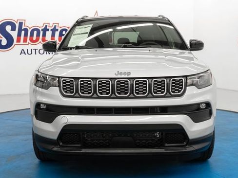 Used 2025 Jeep Compass Limited AWD/4WD image 13