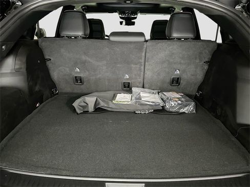 New 2025 Jeep Wagoneer S Launch Edition image 30