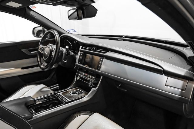 Used 2016 Jaguar XF R-Sport RWD image 16