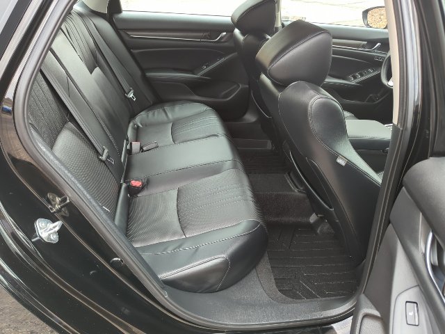 Used 2018 Honda Accord Touring image 22