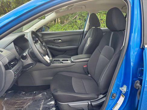 Used 2025 Nissan Sentra SV FWD image 24