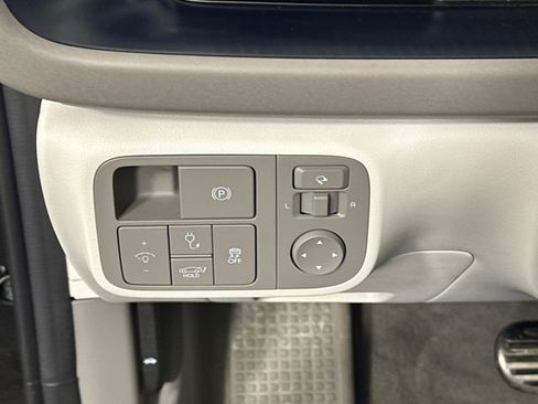 Used 2024 Hyundai Ioniq 6 Limited image 19