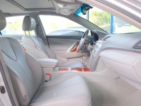 Used 2009 Toyota Camry XLE FWD image 25