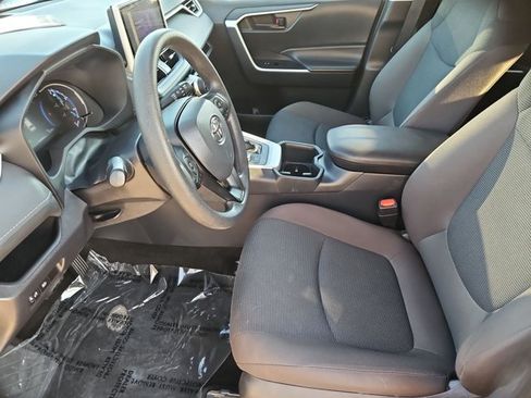 Used 2025 Toyota RAV4 LE AWD/4WD image 21