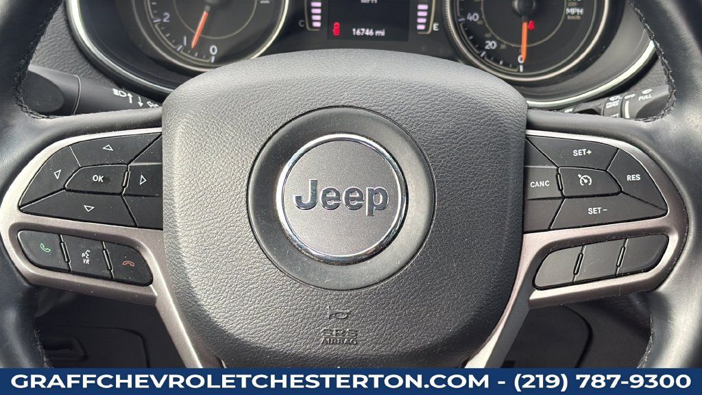 Used 2019 Jeep Cherokee Latitude Plus AWD/4WD image 43