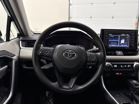 Used 2020 Toyota RAV4 XLE image 15