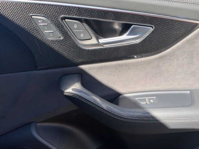 Used 2023 Audi SQ8 Prestige AWD/4WD image 27
