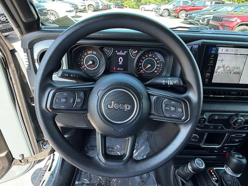 Used 2024 Jeep Wrangler Unlimited Sport AWD/4WD image 25