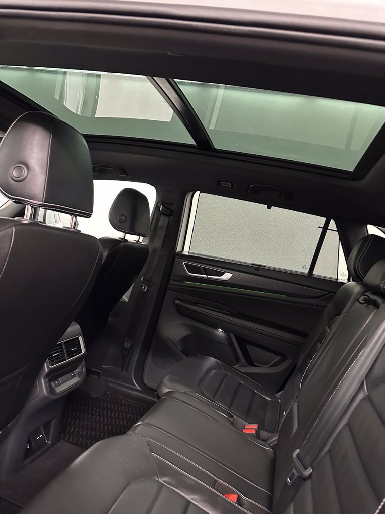 Used 2024 Volkswagen Atlas Cross Sport SEL R-Line AWD/4WD image 26