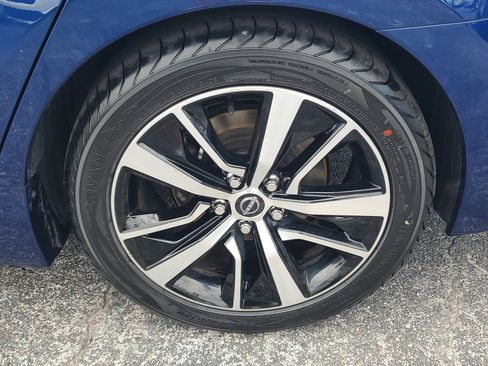 Certified 2023 Nissan Maxima SV w/ Floor Mat Group image 8