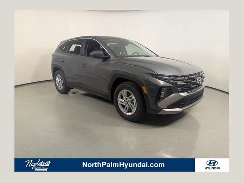 Certified 2025 Hyundai Tucson SE FWD image 1