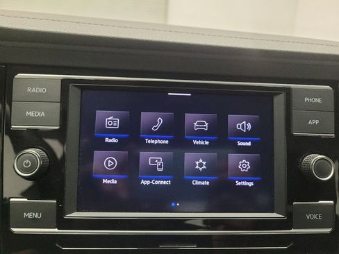 Used 2024 Volkswagen Jetta SE FWD image 25
