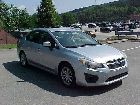 Used 2014 Subaru Impreza 2.0i Premium w/ All-Weather Package w/CVT AWD/4WD image 28