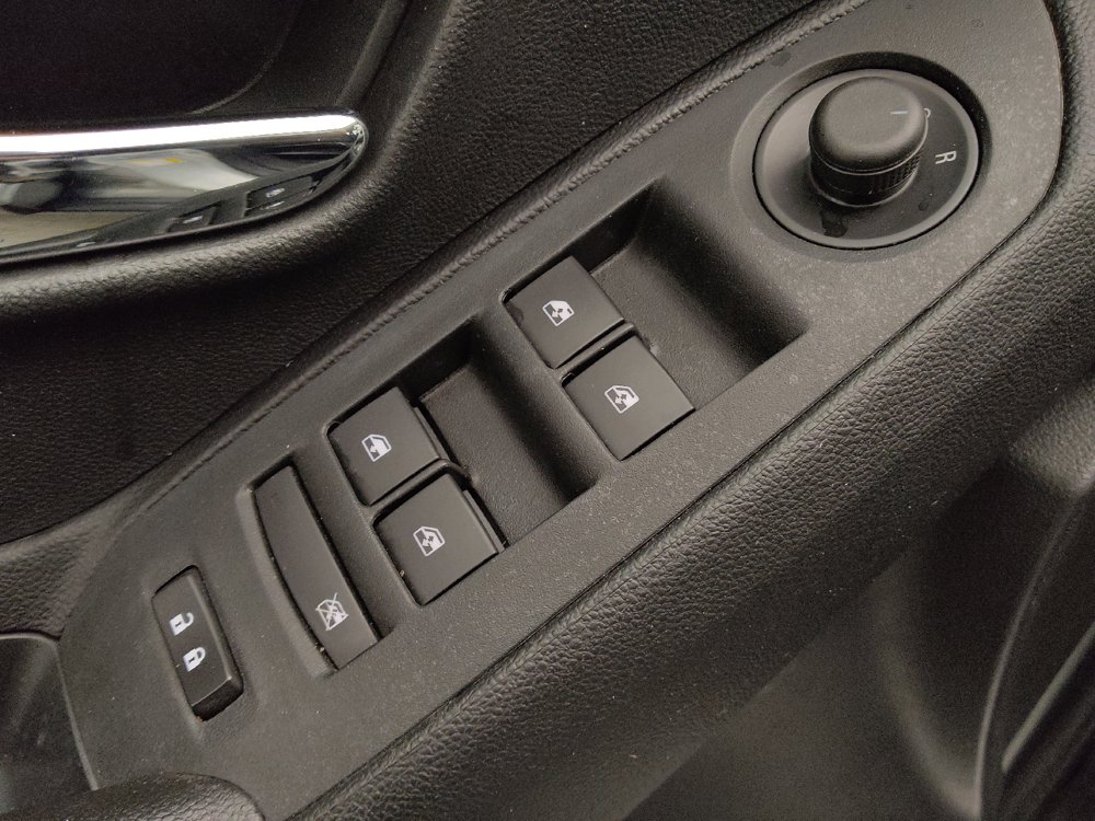 Used 2020 Chevrolet Trax LS FWD image 27
