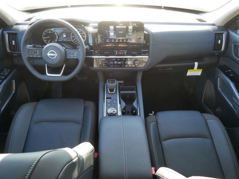 New 2025 Nissan Pathfinder SL image 7