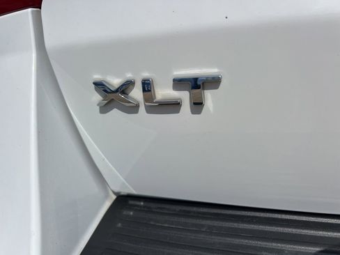 Used 2019 Ford Expedition XLT w/ Equipment Group 202A RWD image 16