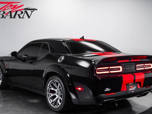 Used 2022 Dodge Challenger SRT Hellcat RWD image 3