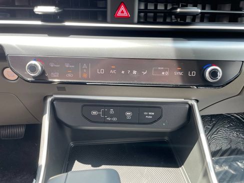 New 2026 Kia Carnival FWD image 22
