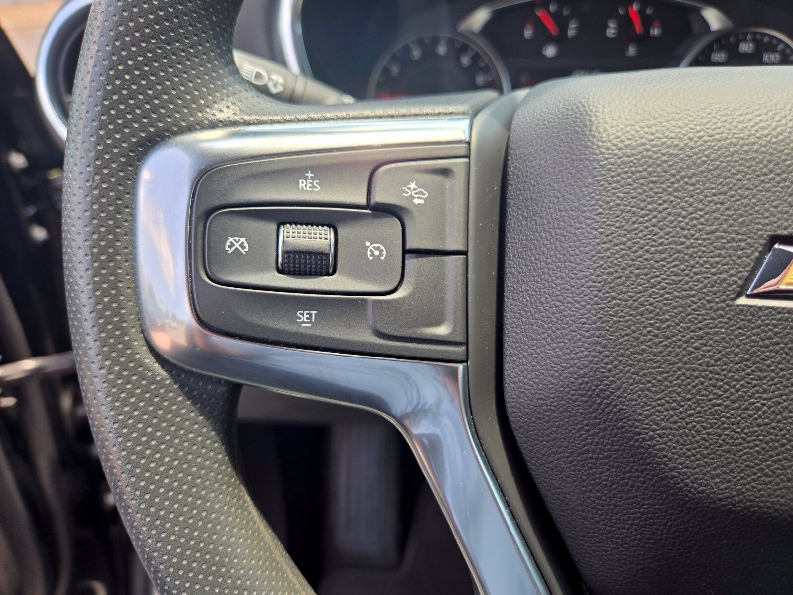 Used 2025 Chevrolet Blazer LT FWD image 25
