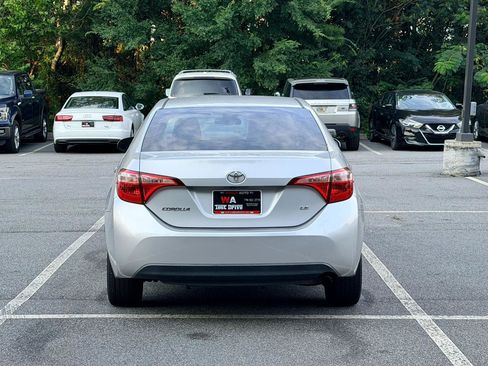 Used 2017 Toyota Corolla LE FWD image 5
