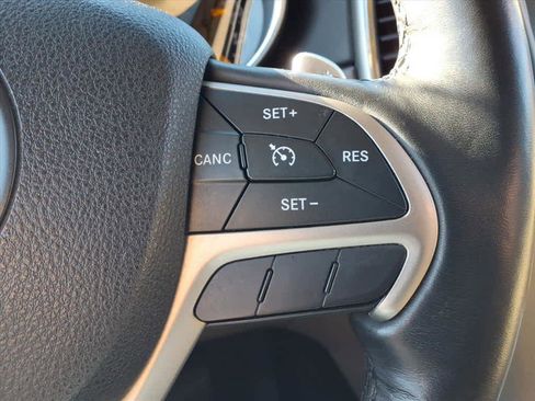 Used 2016 Jeep Grand Cherokee Limited image 16