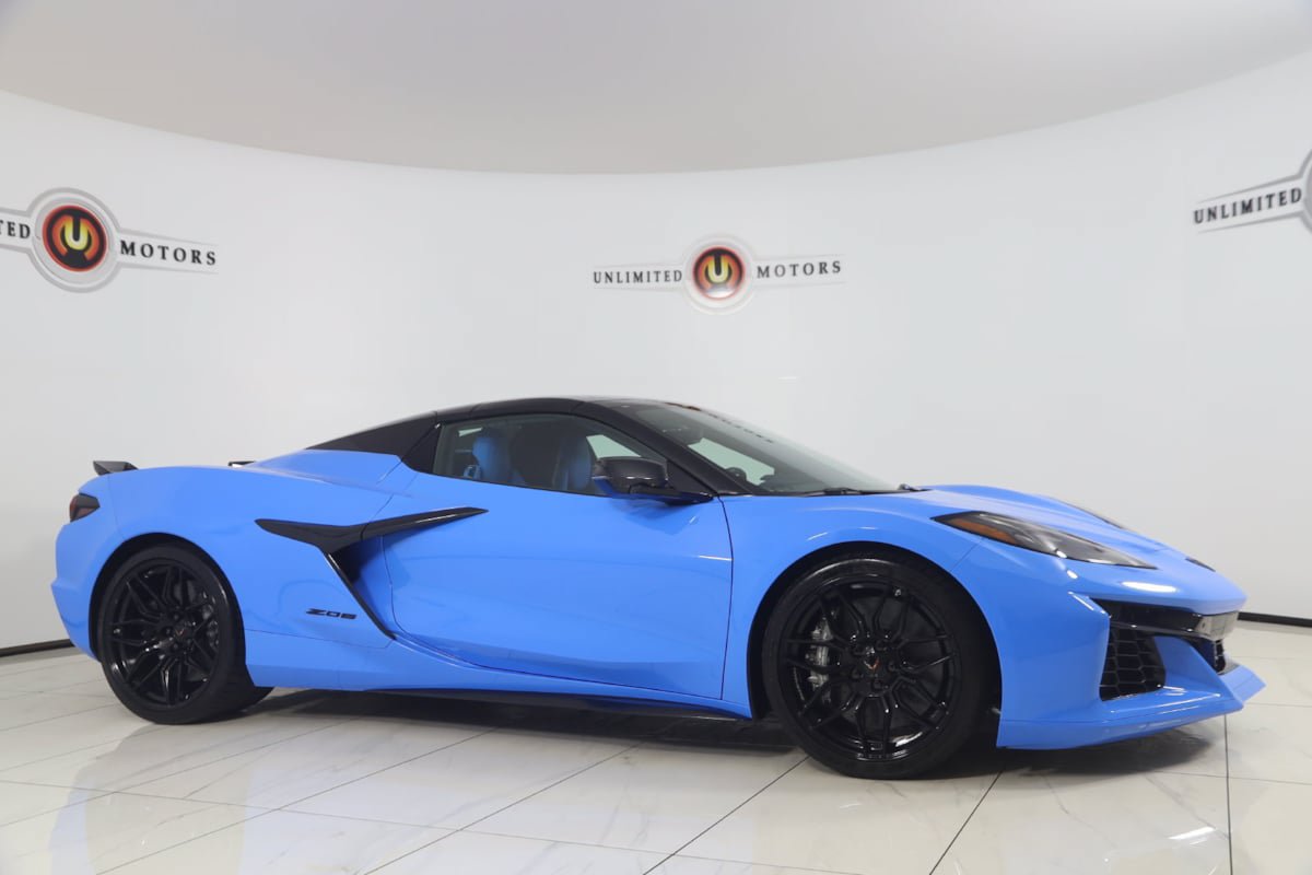 Used 2024 Chevrolet Corvette Z06 w/ Stealth Interior Trim Package RWD image 50