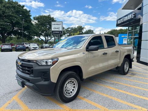 Certified 2024 Chevrolet Colorado W/T AWD/4WD image 1