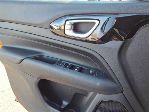 New 2026 Jeep Compass Latitude image 8