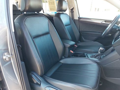 Used 2022 Volkswagen Tiguan SE FWD image 10