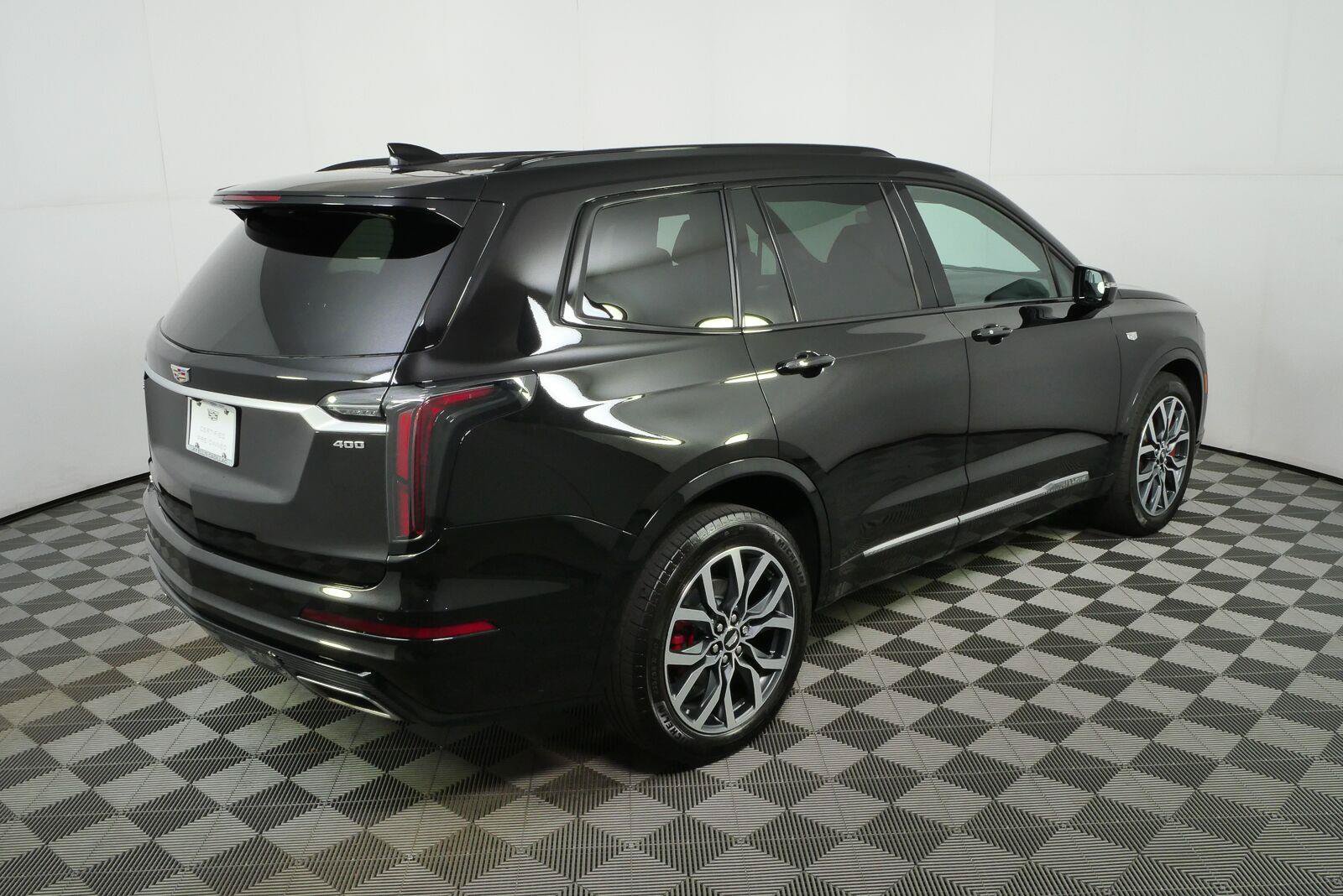 Used 2025 Cadillac XT6 Sport AWD/4WD image 3