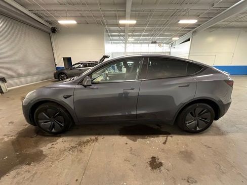 Used 2023 Tesla Model Y Long Range AWD/4WD image 6