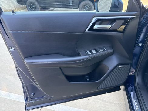 New 2025 Mitsubishi Outlander SE image 5