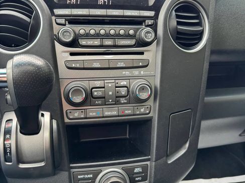 Used 2015 Honda Pilot Touring image 15