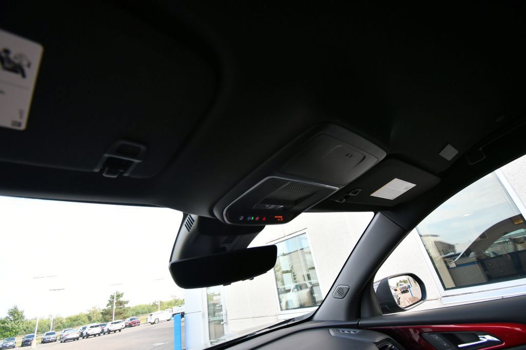 Used 2026 Chevrolet Traverse RS AWD/4WD image 32