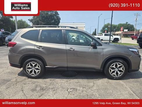 Used 2019 Subaru Forester Premium w/ All-Weather Package AWD/4WD image 3