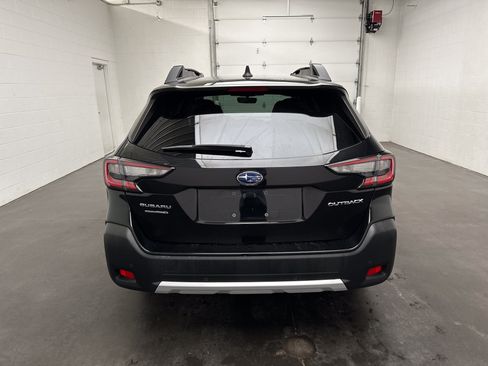 Used 2023 Subaru Outback Limited AWD/4WD image 7