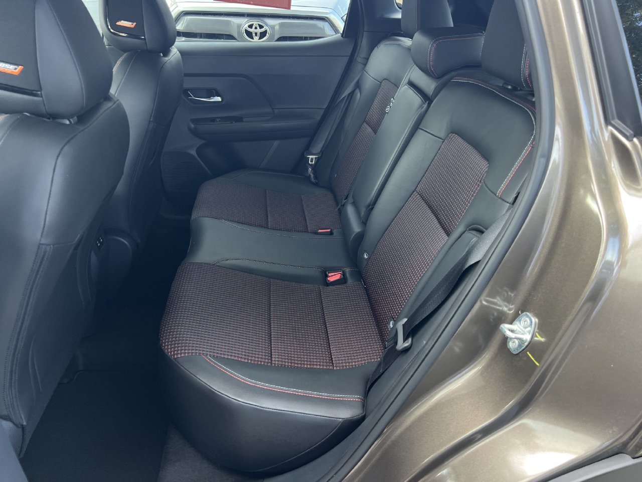 Used 2026 Nissan Kicks SR w/ SR Premium Package FWD image 25