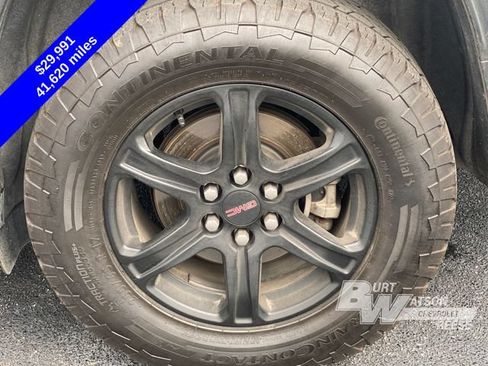 Used 2023 GMC Acadia AT4 w/ Trailering Package AWD/4WD image 15