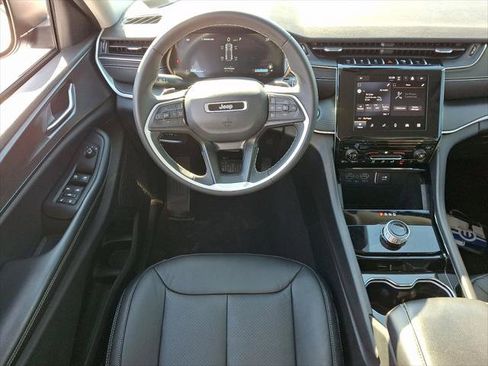 Certified 2023 Jeep Grand Cherokee Laredo image 22