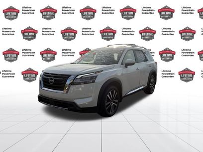 Used 2024 Nissan Pathfinder Platinum w/ Cargo Package